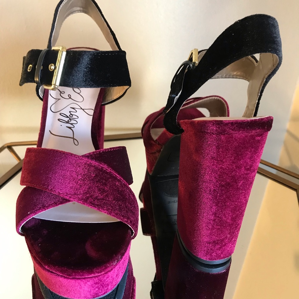 Libby Edelman Velvet Platform Sandals Size 9